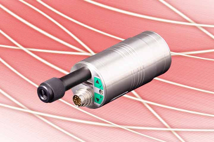 The new pyrometer series PYROSPOT 55 of DIAS comes with different fixed optics or vario optics with motor focus. The infrared thermometers are available with laser aiming light, color video camera or through-lens sighting