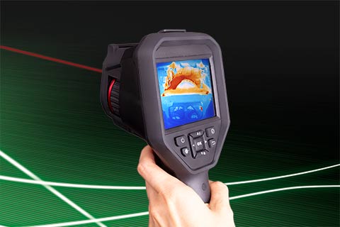 The thermal imager PYROVIEW M380L portable measures temperatures up to 550 °C.